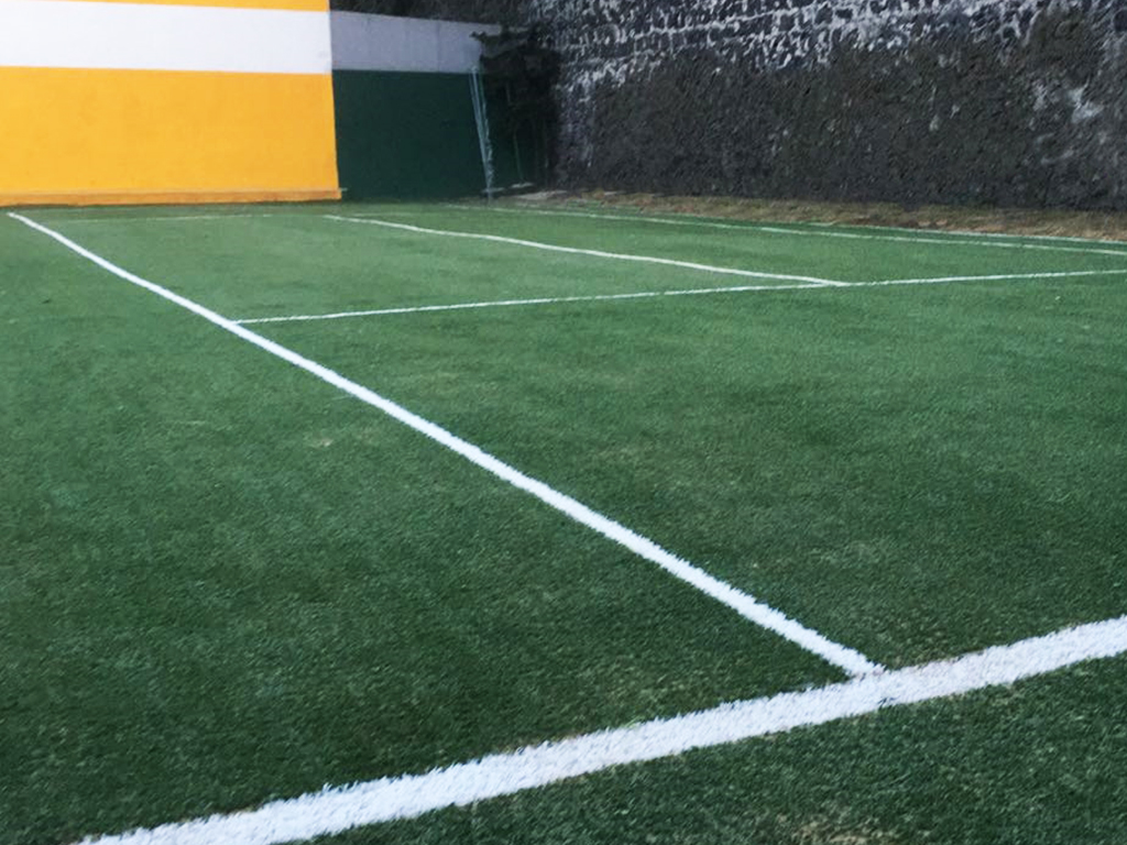 Pasto artificial tenis