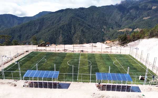 Jugadores futbol 7 pasto sintetico